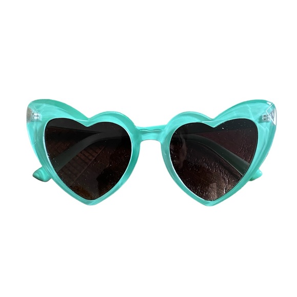 Turquoise Heart sunglasses - Picture 1 of 3